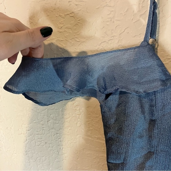 SUPERDOWN Jeanie Flutter Sleeve Dress in Dusty Blue - Picture 8 of 15